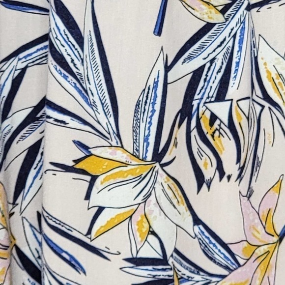 FINN & Grace Floral print Oversized Bubble Sleeve - Picture 5 of 14